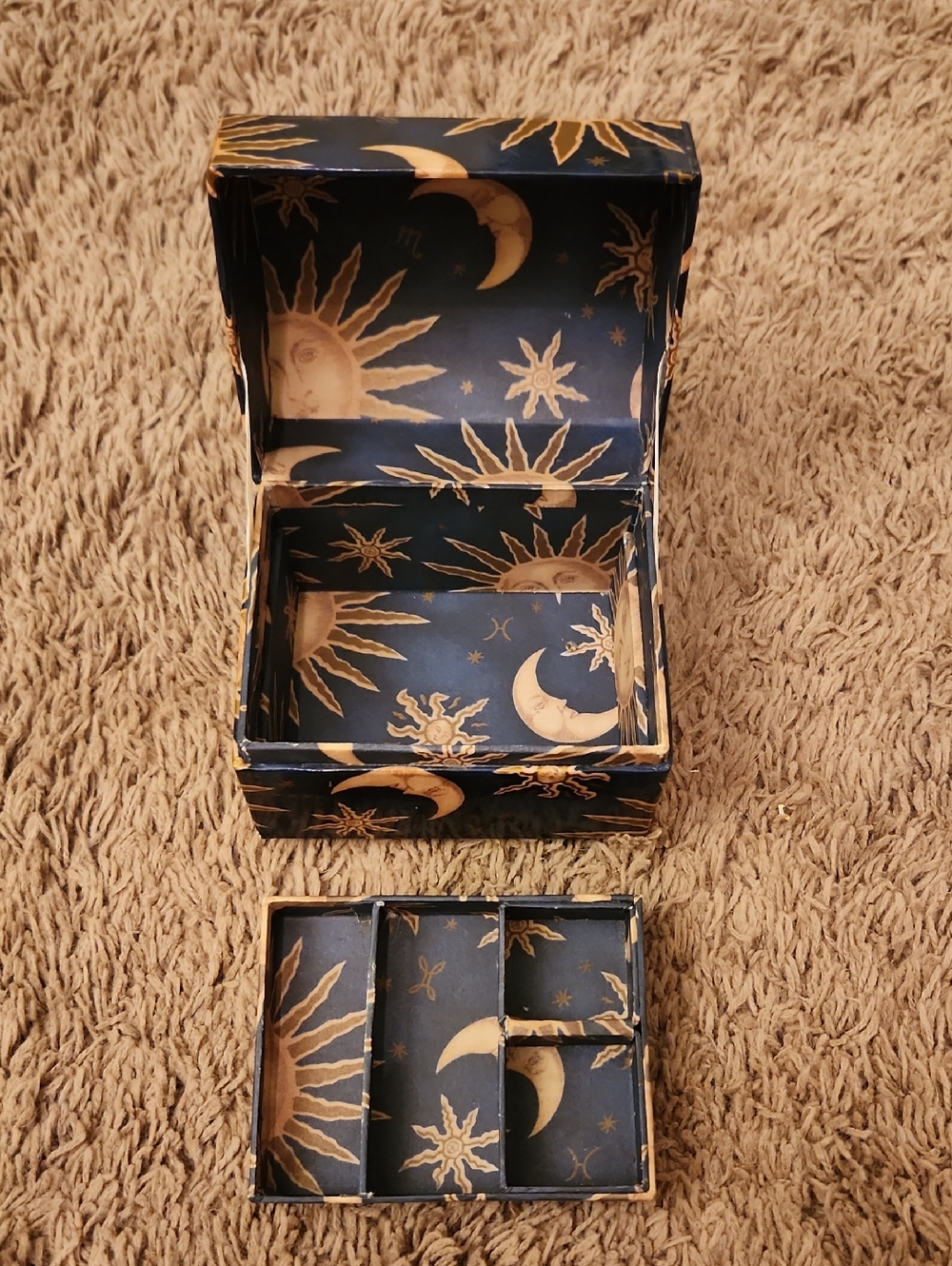 Vintage 90s Celestial Sun & Moon Treasure Box/Jewelry Trunk - Whimsical Decor - Picture 8 of 8